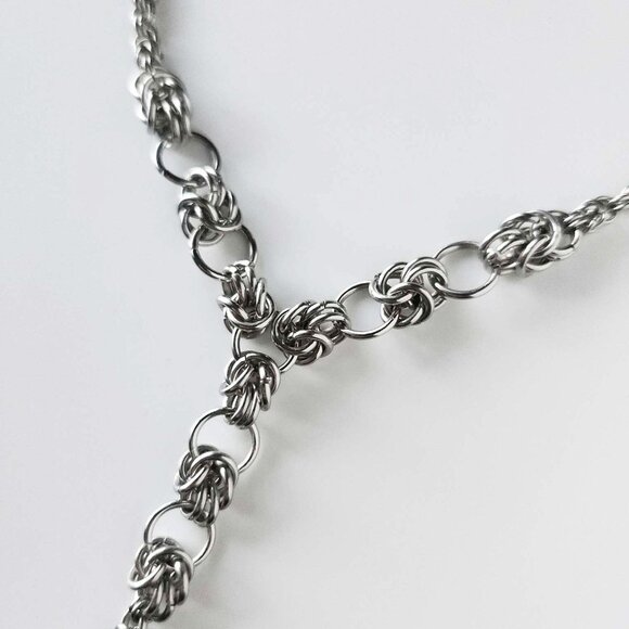 Gothic silver rosary chainmail necklace with a small silver chain - Picture 5 of 7